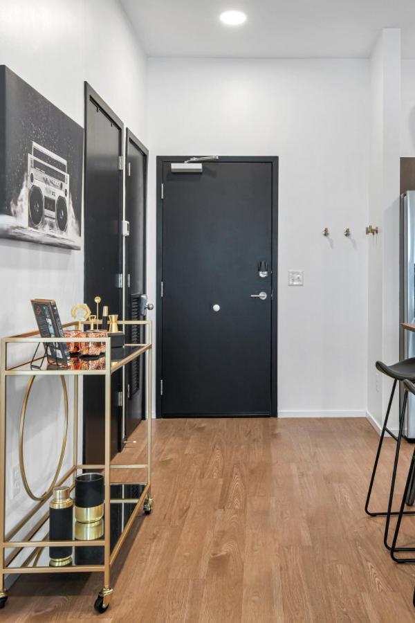 Upscale Cozy With Pool, Patio, Parking *